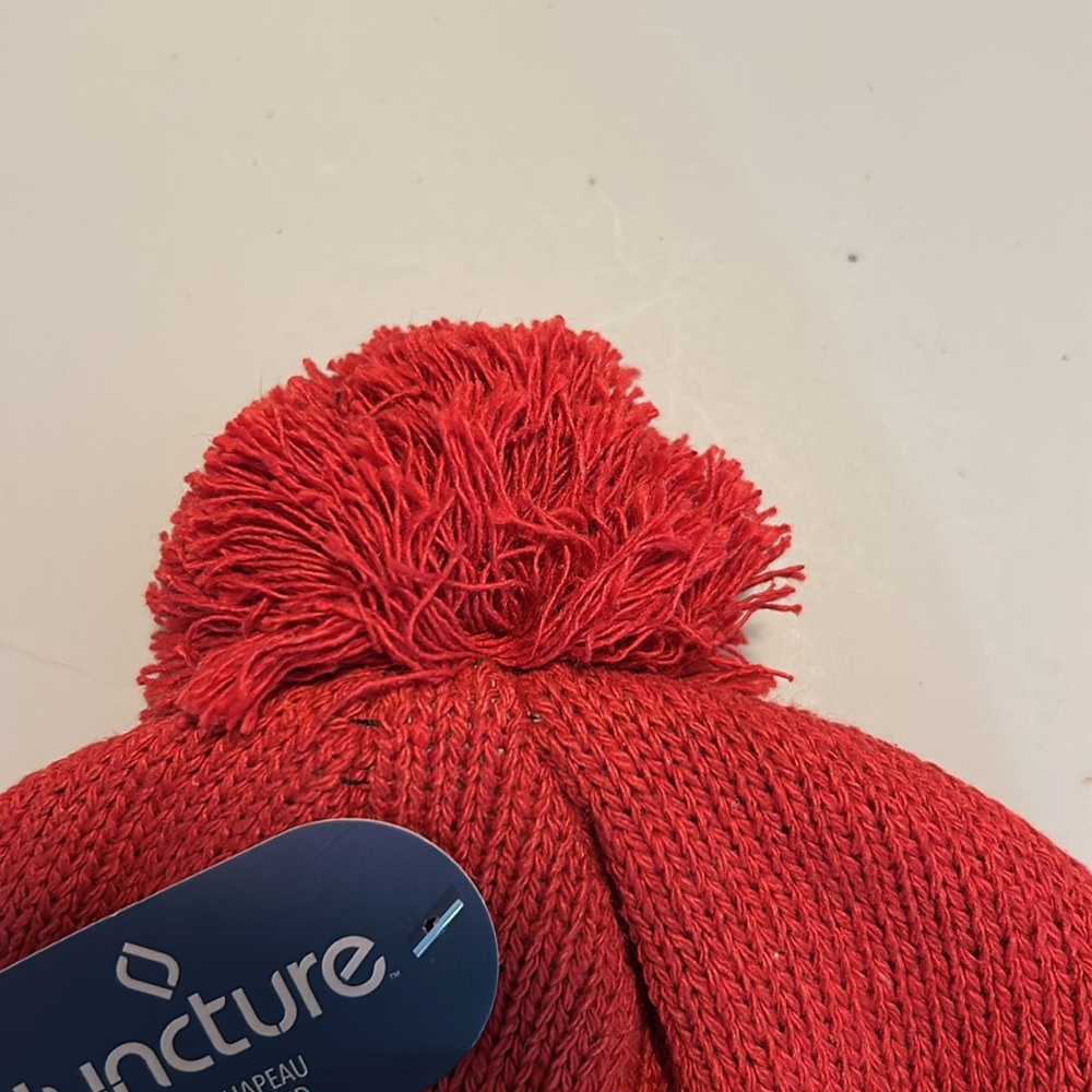 NWT Juncture Snowflake Red and White Fleece lined Pom Winter Hat. OS fits most - Picture 3 of 6